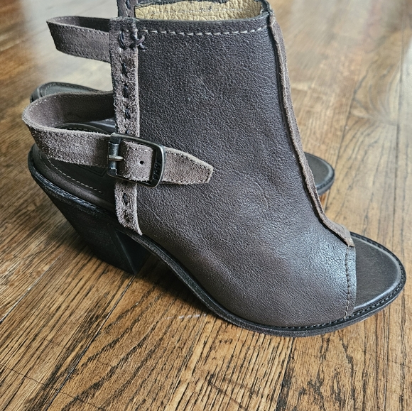 Frye Izzy Aritsan Peep Roe Mule Size 9b - Picture 9 of 9